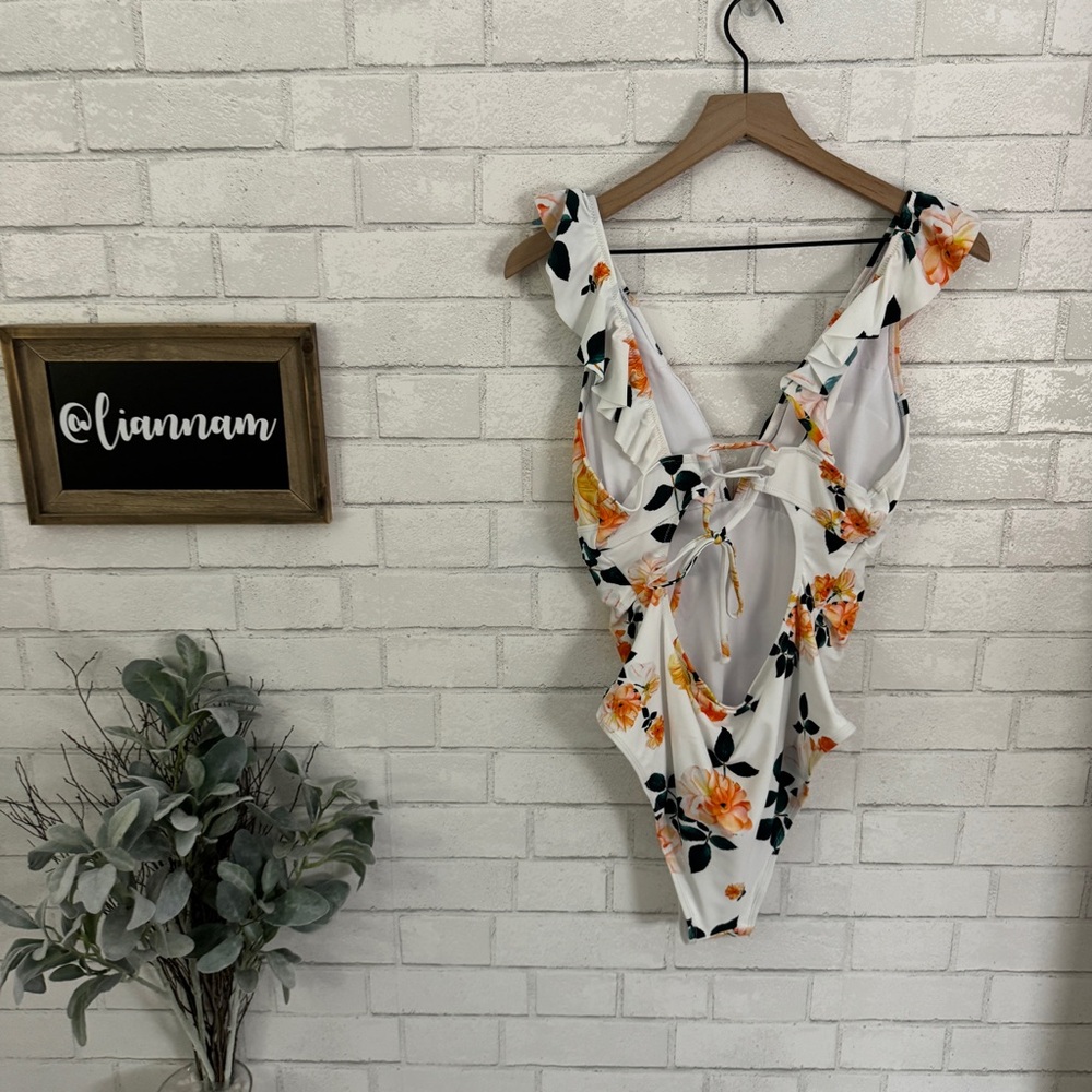 CUPSHE White Flowered Ruffle High Cut V-Neck Crossover Back One Pie Swimsuit - Picture 5 of 10